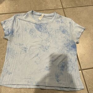 Lululemon Train to Be Short Sleeve *Wash
Blue Linen Chalk Wash Water Drop 
XS